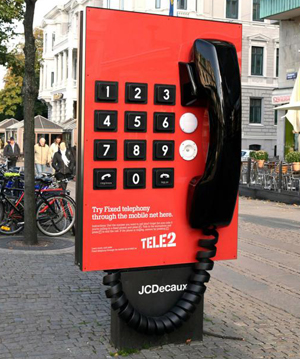 tele2-giant-phone-small-28300.jpg